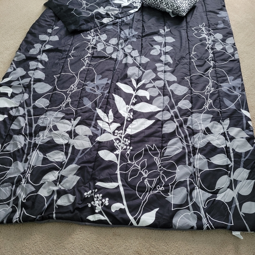 Twin Comforter Set